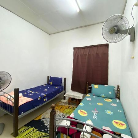 Homestay Ummi Kuala Terengganu Exterior photo