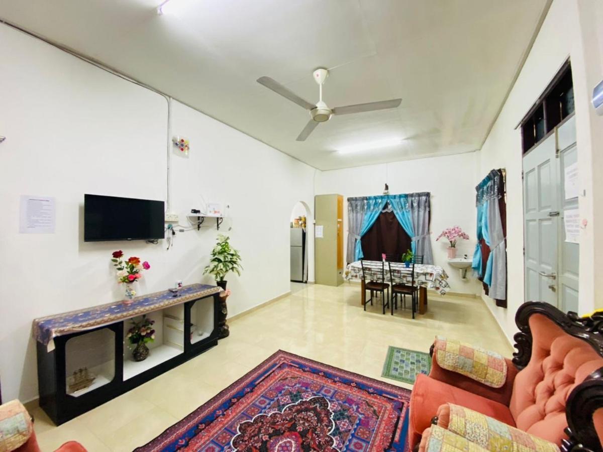 Homestay Ummi Kuala Terengganu Exterior photo