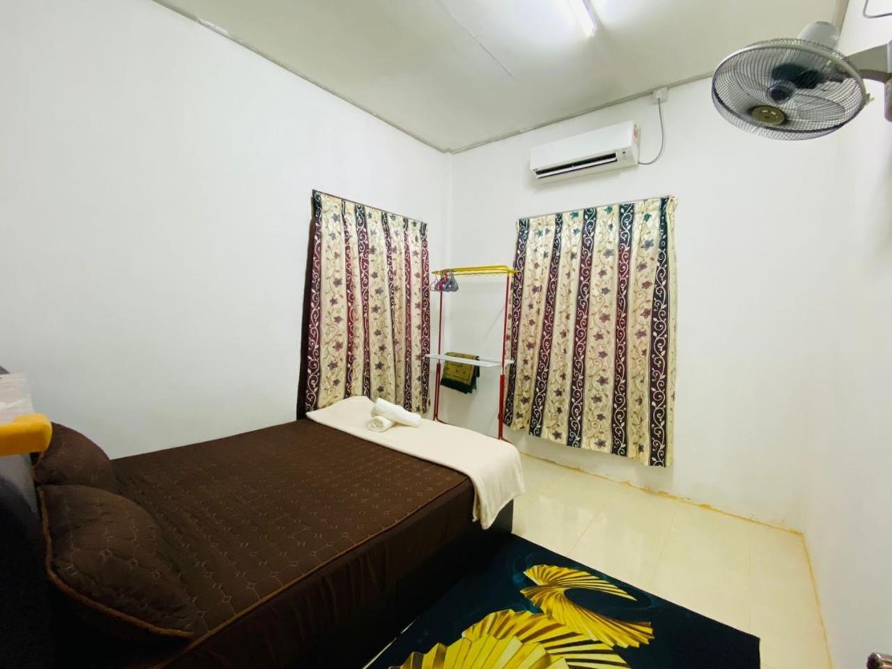 Homestay Ummi Kuala Terengganu Exterior photo